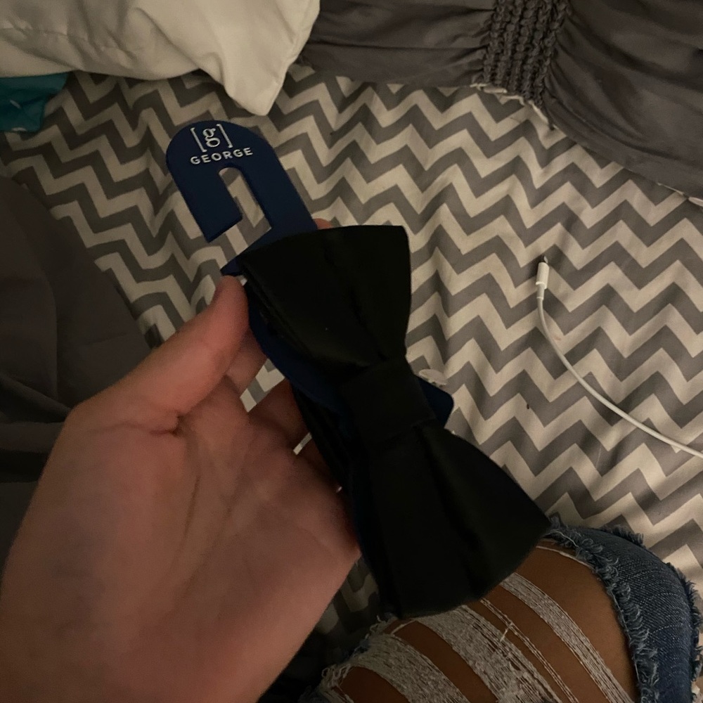 BRAND NEW MENS BOW-TIE